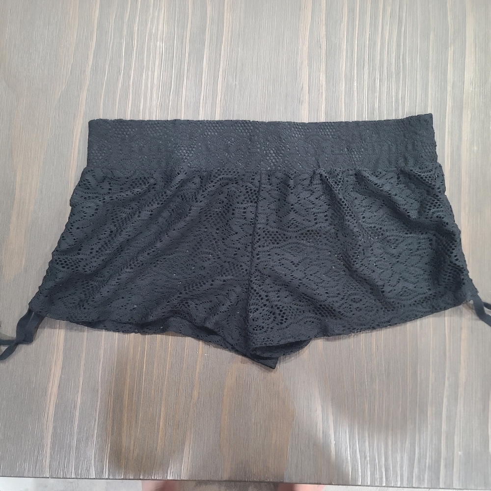Elegant Black Lace Women's Shorts